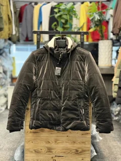 کاپشن سلیکونی مدل لویی رنگ مشکی براق بسته(4سایزی) قیمت هر عدد 1/780